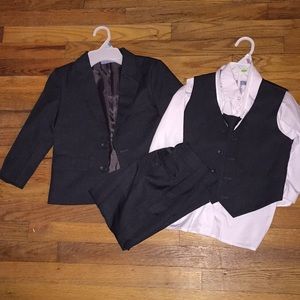 Boys Charcoal Gray 3 Piece Suit